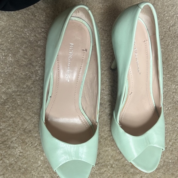 Nicely mint color. - Picture 5 of 5